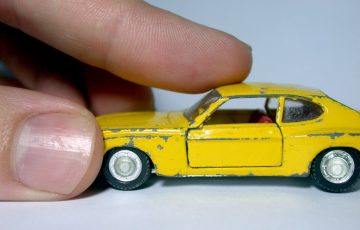 黄色タクシー車