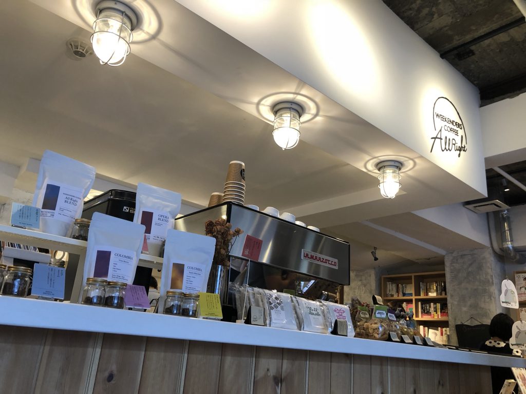 かもめブックス、神楽坂の本屋書店おしゃれカフェ